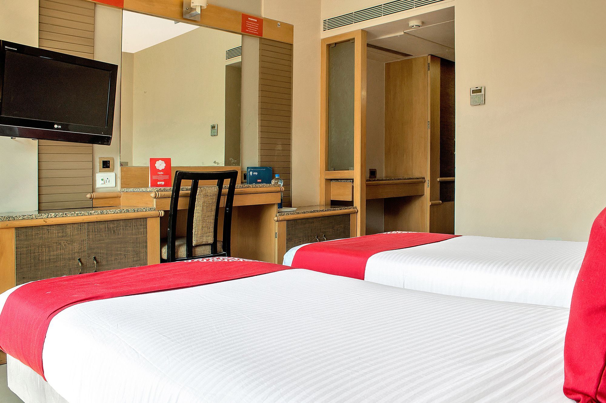 Oyo 11089 Hotel Deccan 8 Pune Exterior photo